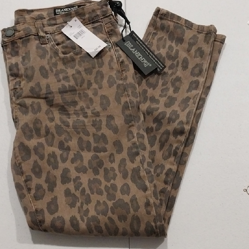 BLANKNYC Reade Crop Leopard Print Jeans NWT Sz 29